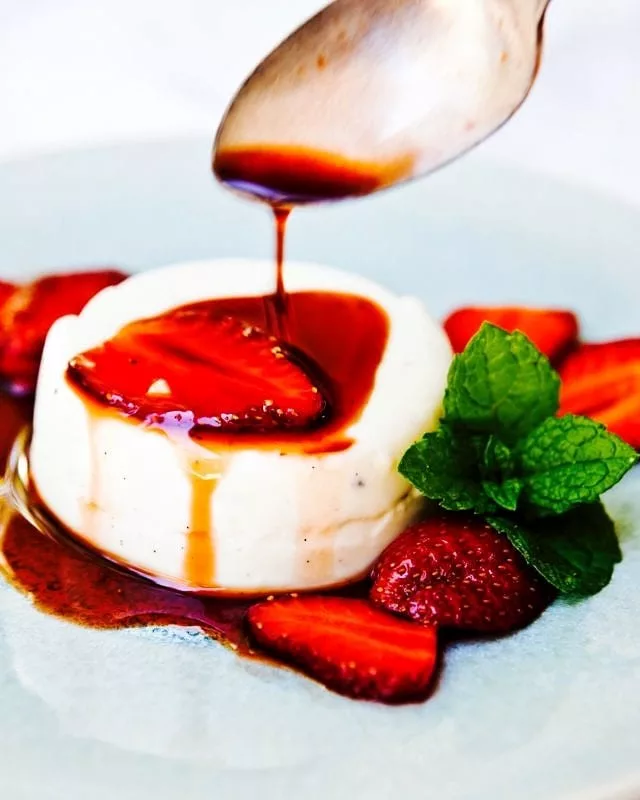 The Hirshon Lavender Panna Cotta With Balsamic Strawberries