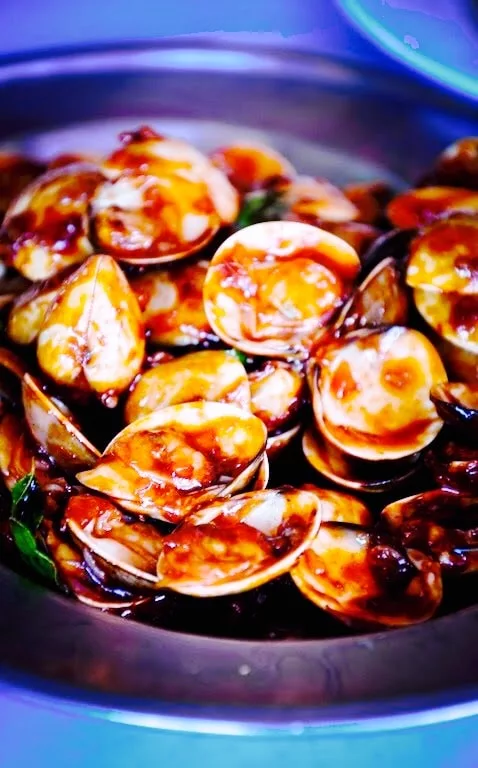 The Hirshon Nyonya Clams