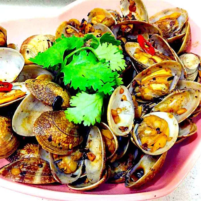 The Hirshon Stir-Fried Clams with Black Bean Sauce - 豉椒炒蜆