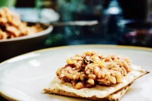 The Hirshon Ashkenazi Charoset For Passover - חֲרֽוֹסֶת The Hirshon Ashkenazi Charoset For Passover - חֲרֽוֹסֶת