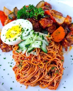 Hubert's Cold Korean Noodles With Bulgogi - 비빔면