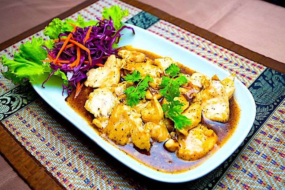 The Hirshon Thai Garlic Pepper Chicken - ไก่ผัดกระเทียม