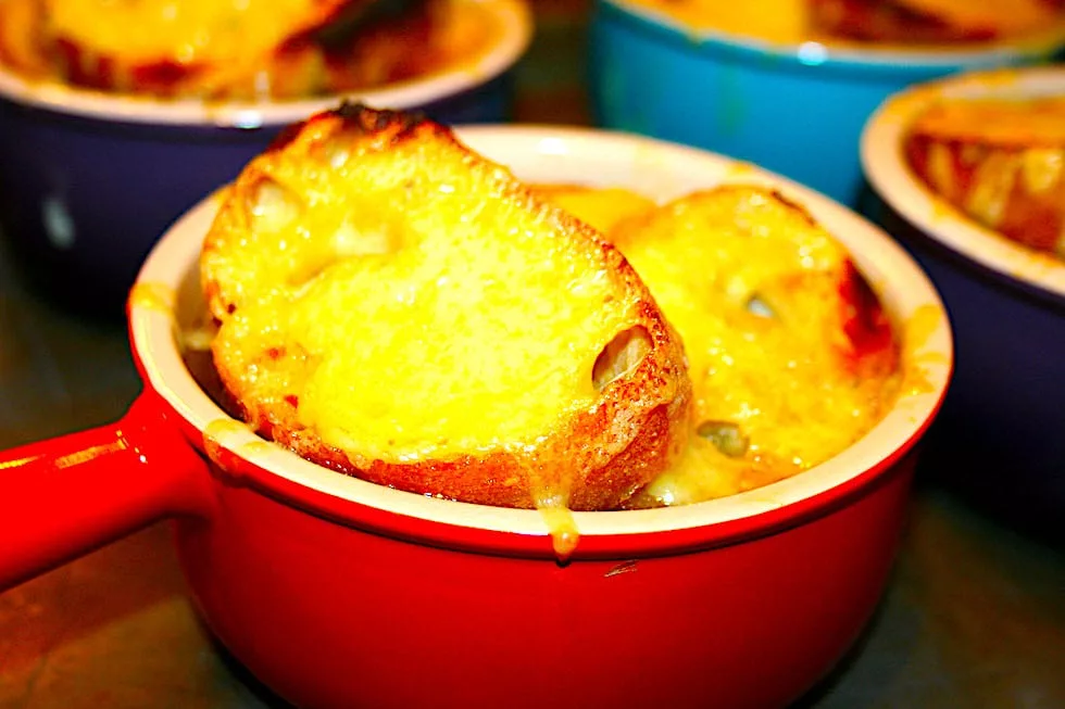 Anthony Bourdain's Onion Soup Les Halles