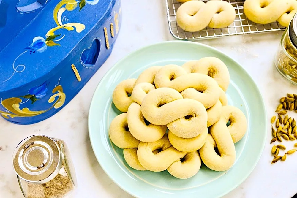 The Hirshon Norwegian Christmas Sugar Cookies - Kringla