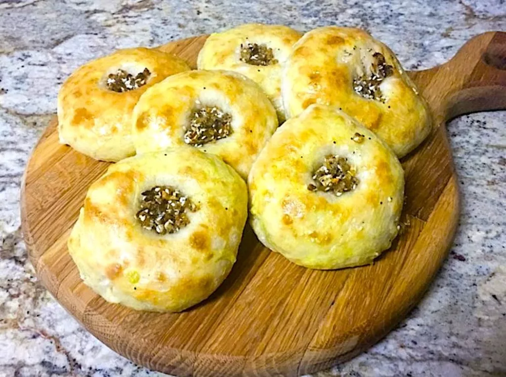 The Hirshon Modern Jewish Bialy - ביאליסטאקער קוכען 1 The Hirshon Modern Jewish Bialy - Bialystoker Kuchen