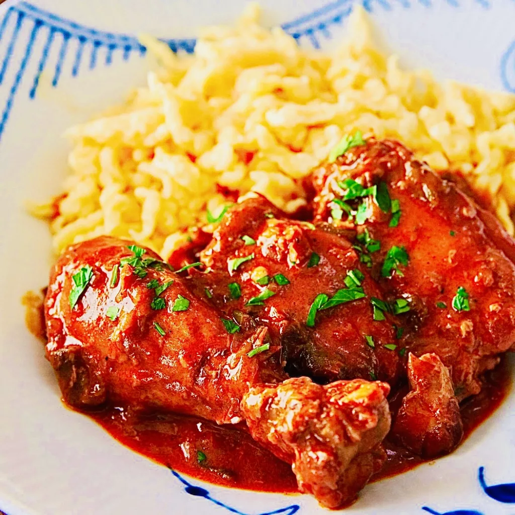 The Hirshon Hungarian Chicken Paprikash - Paprikás Csirke The Hirshon Hungarian Chicken Paprikash - Paprikás Csirke